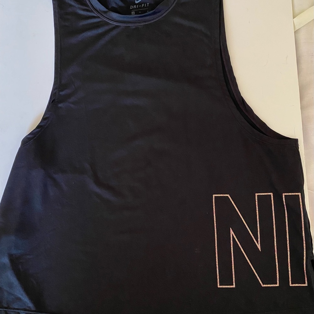 Nike Black sleeveless Tank with Graphics. Size M.